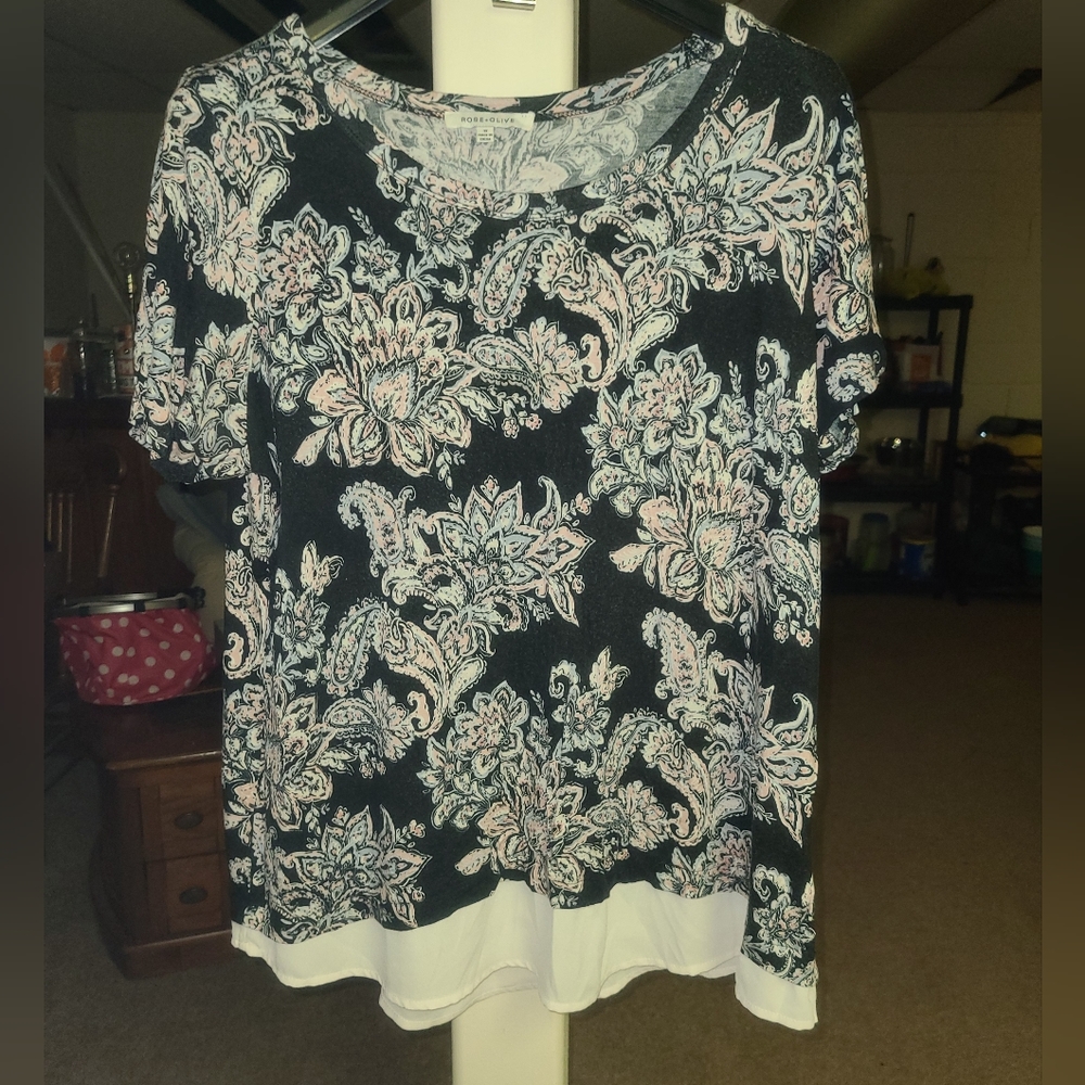 5/$25 Sale Rose & Olive blouse